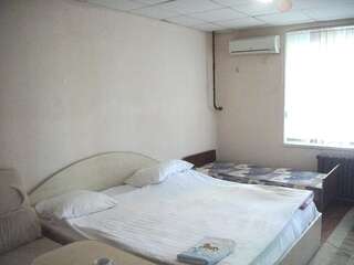 Мини-отель B&B Aktau Актау Двухместный номер с 2 отдельными кроватями и собственной ванной комнатой-5
